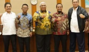 Gubernur Sulsel Andi Sudirman Sulaiman (kedua dari kanan) bersama Gubernur Sultra Ali Mazi, (tengah) dan Gubernur Sulteng Rusdy Mastura (kedua dari kiri).