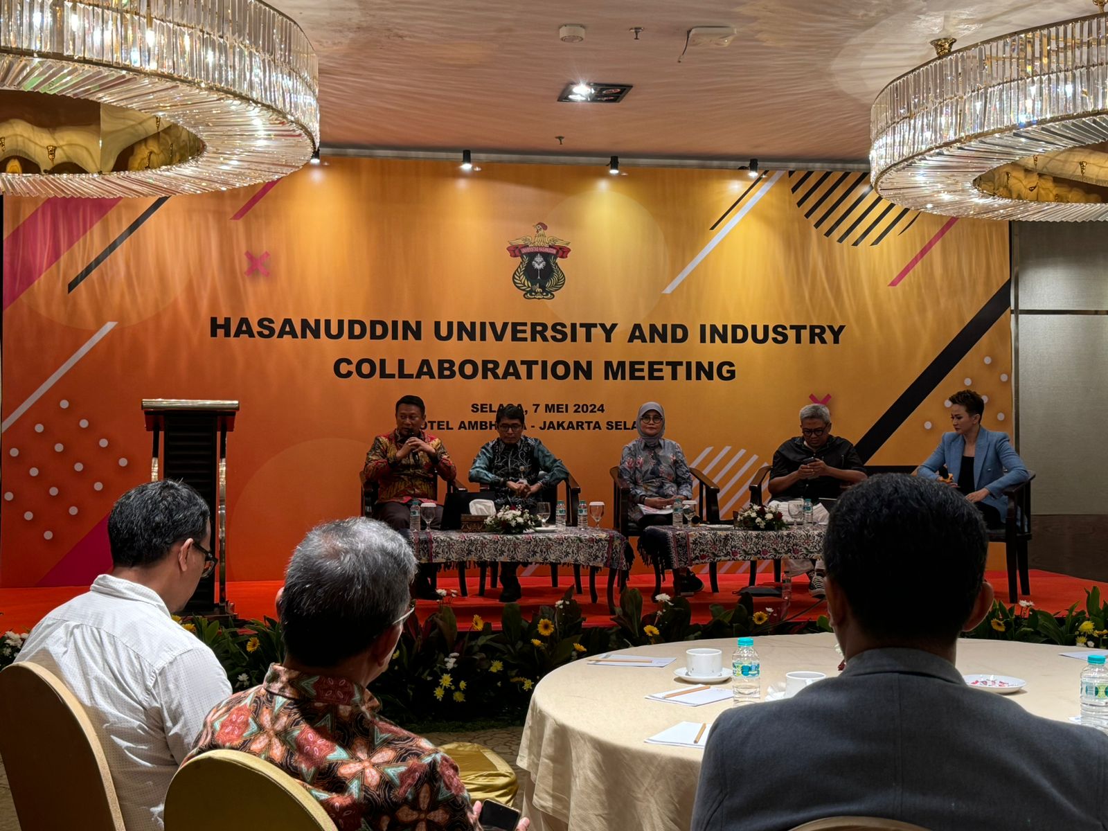 Suasana Diskusi kegiatan “Hasanuddin University and Industry Collaboration Meeting” yang diinisiasi oleh Universitas Hasanuddin Makassar, Selasa (7/5).di Hotel Ambhara Jakarta