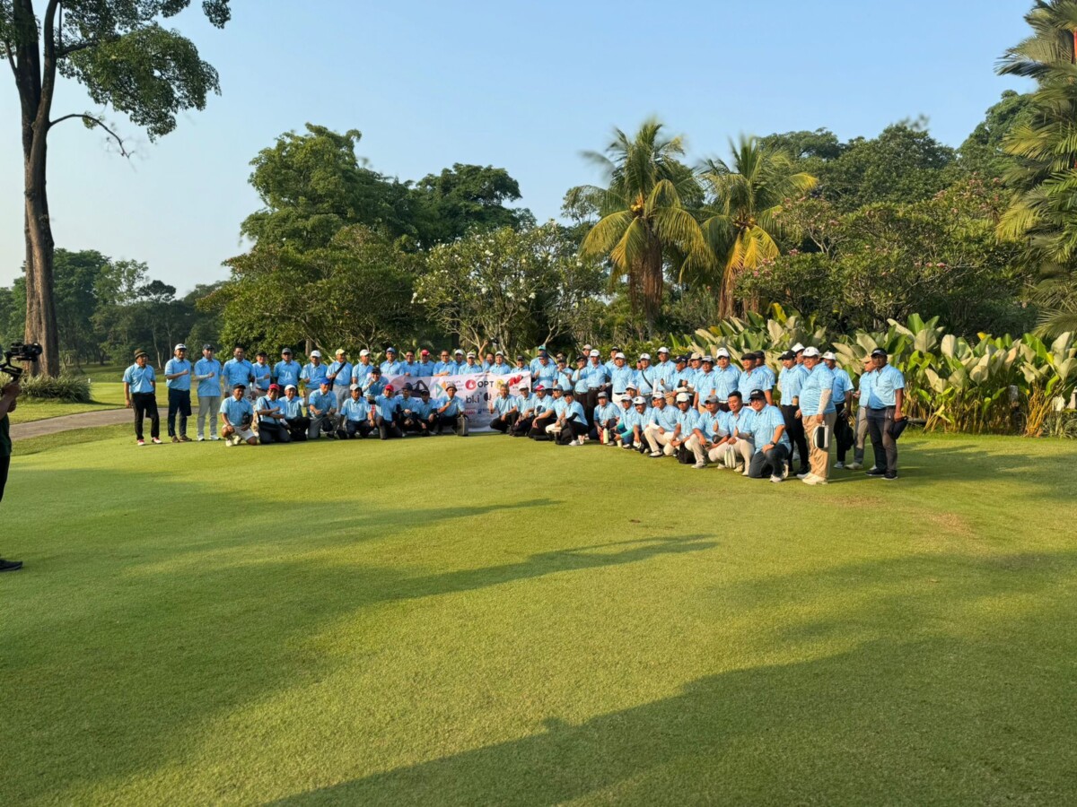 Foto bersama peserta Turnamen Golf IKA Teknik Unhas