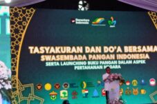 Sambutan Direktur Utama PTPN 1 DR.Ir.Abdul Rivai Ras, MM,MS,MSi,IPU,ASEAN Eng. Artikel ini adalah bagian dari Mitra Promedia Group dan sudah tayang dengan judul "Doa, Syukur, dan Ikhtiar untuk Negeri: PTPN I Teguhkan Komitmen Swasembada Pangan Lewat Peluncuran Buku Strategis" Baca selengkapnya di: https://www.silanews.com/nasional/20917454115/doa-syukur-dan-ikhtiar-untuk-negeri-ptpn-i-teguhkan-komitmen-swasembada-pangan-lewat-peluncuran-buku-strategis