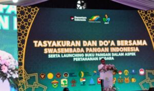 Sambutan Direktur Utama PTPN 1 DR.Ir.Abdul Rivai Ras, MM,MS,MSi,IPU,ASEAN Eng. Artikel ini adalah bagian dari Mitra Promedia Group dan sudah tayang dengan judul "Doa, Syukur, dan Ikhtiar untuk Negeri: PTPN I Teguhkan Komitmen Swasembada Pangan Lewat Peluncuran Buku Strategis" Baca selengkapnya di: https://www.silanews.com/nasional/20917454115/doa-syukur-dan-ikhtiar-untuk-negeri-ptpn-i-teguhkan-komitmen-swasembada-pangan-lewat-peluncuran-buku-strategis